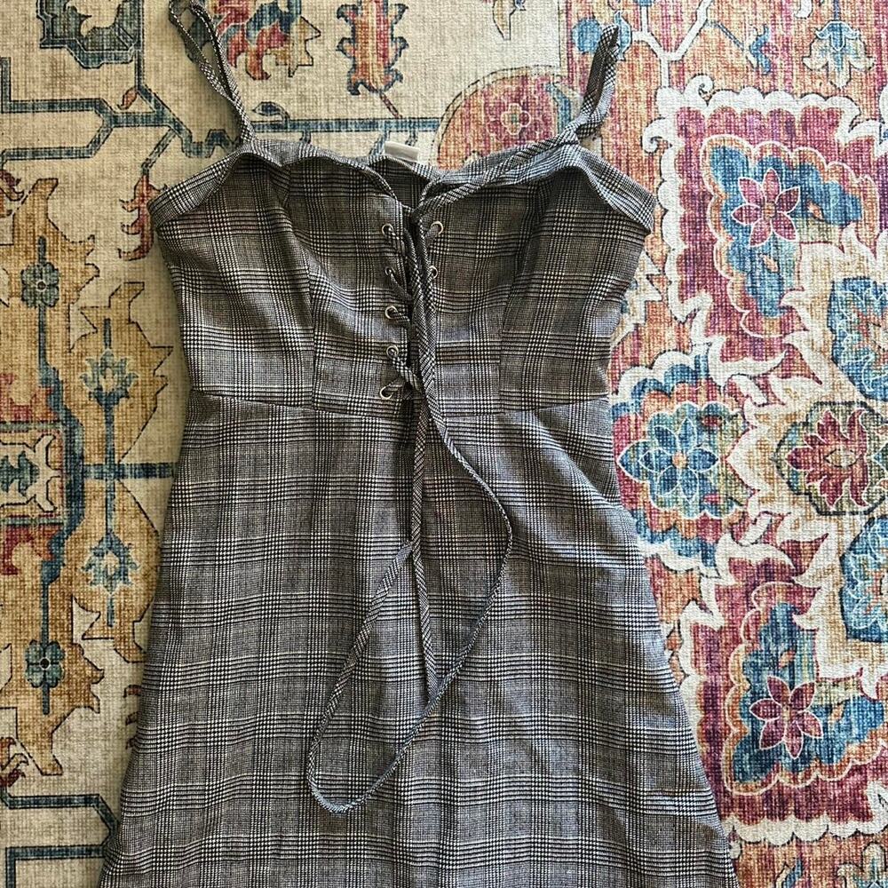 Grey and white plaid